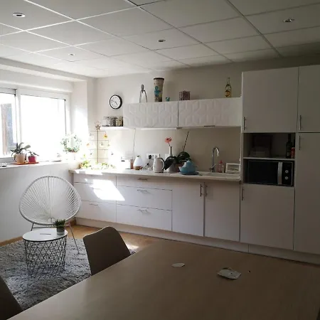 Logement Cosy Verdoyant Rdc Avec Piscine Charmes-sur-Rhone Exterior photo